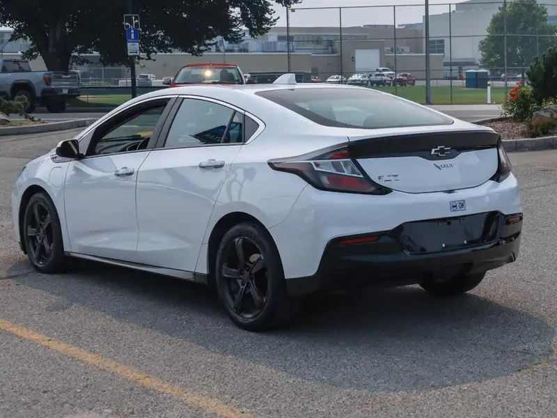 2018 Chevrolet Volt, biela, 107 308 km, dovoz Kanada — foto 8 z 12