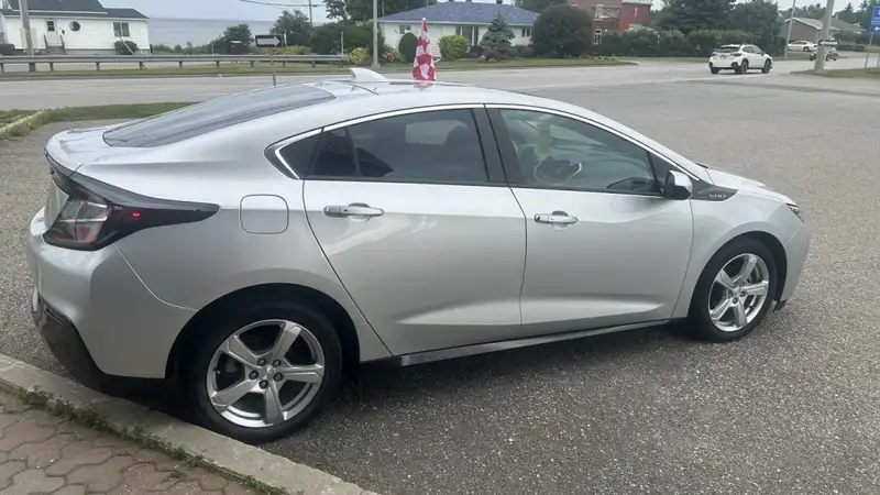 2019 Chevrolet Volt, 67 000 km, dovoz Kanada — foto 6 z 12