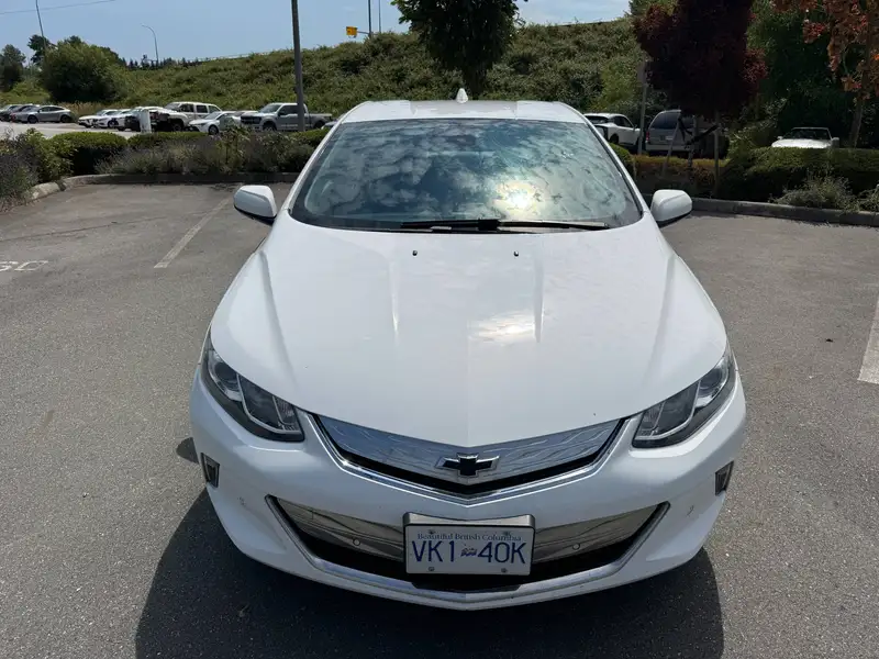 2019 Chevrolet Volt Premier, biela, 141 000 km, dovoz Kanada — foto 10 z 12
