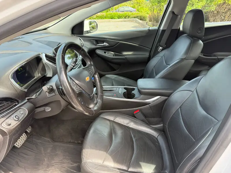 2019 Chevrolet Volt Premier, biela, 141 000 km, dovoz Kanada — foto 12 z 12