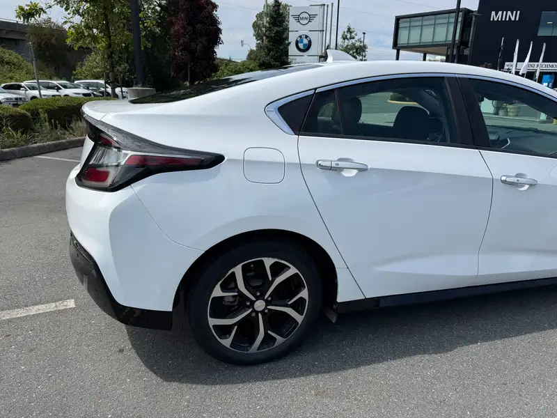 2019 Chevrolet Volt Premier, biela, 141 000 km, dovoz Kanada — foto 6 z 12