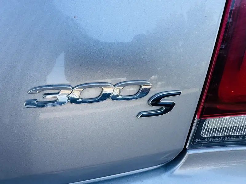 2018 Chrysler 300 300S, sivá, 176 568 km, dovoz Kanada — foto 11 z 12