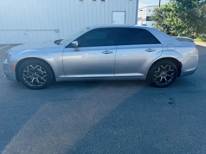 2018 Chrysler 300 300S, sivá, 176 568 km, dovoz Kanada — foto 8 z 12
