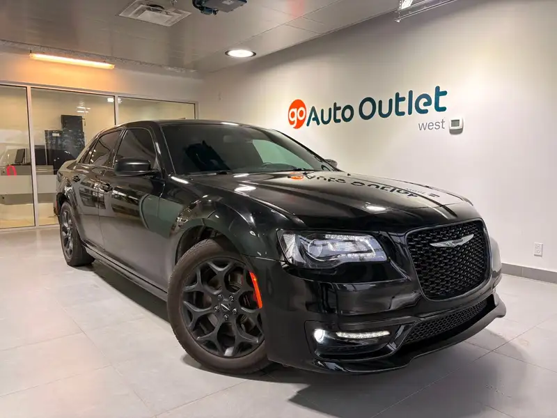 2017 Chrysler 300 300S | AWD, čierna, 98 374 km, dovoz Kanada — foto 1