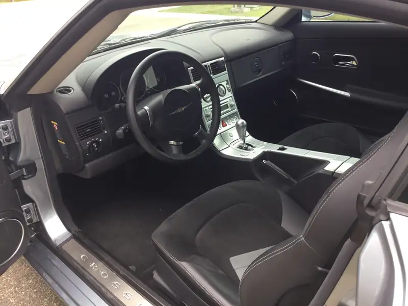 2005 Chrysler Crossfire SRT6, strieborná, 33 000 km, dovoz Kanada — foto 6 z 12
