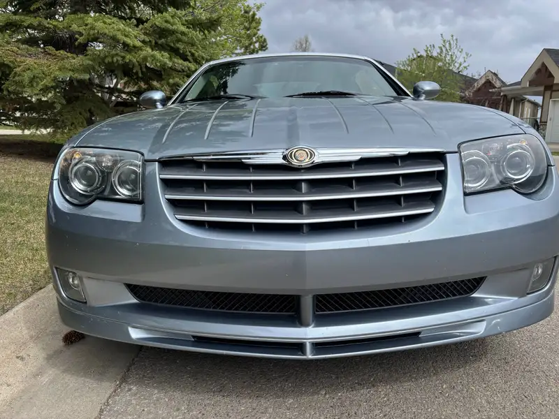 2005 Chrysler Crossfire SRT6, strieborná, 33 000 km, dovoz Kanada — foto 8 z 12