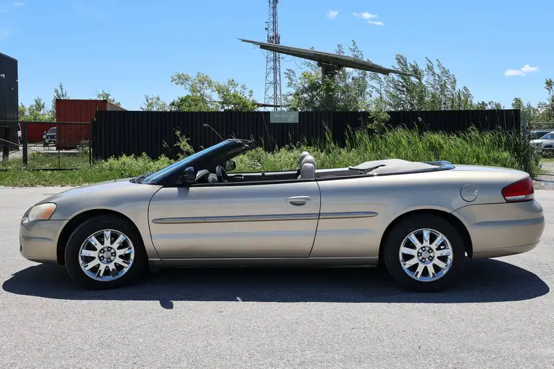 2004 Chrysler Sebring Limited, 135 000 km, dovoz Kanada — foto 4 z 12