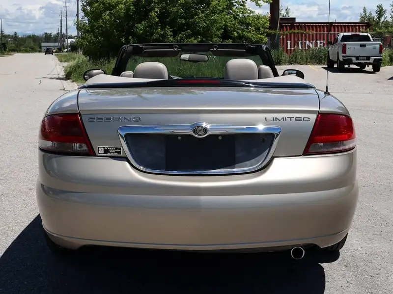 2004 Chrysler Sebring Limited, 135 000 km, dovoz Kanada — foto 6 z 12