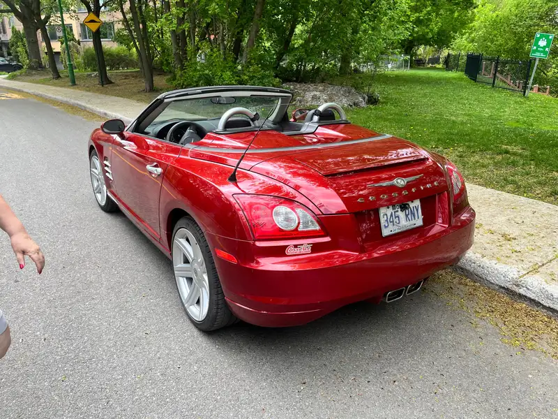 2008 Chrysler Crossfire Limited, červená, 132 600 km, dovoz Kanada — foto 4 z 10