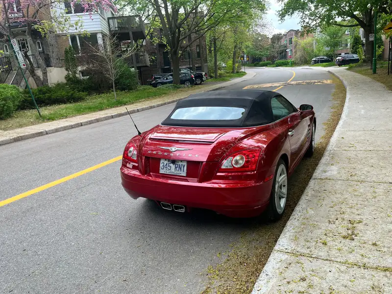 2008 Chrysler Crossfire Limited, červená, 132 600 km, dovoz Kanada — foto 7 z 10