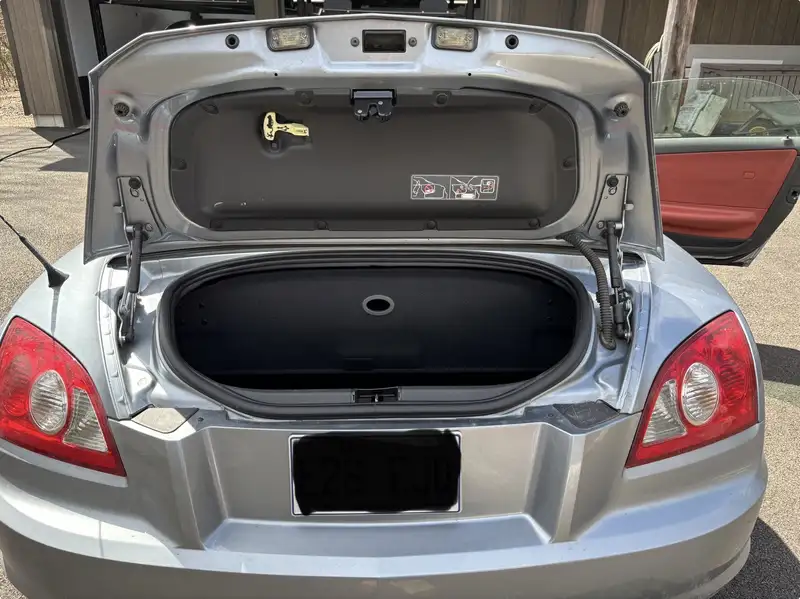 2005 Chrysler Crossfire, strieborná, 119 244 km, dovoz Kanada — foto 6 z 11
