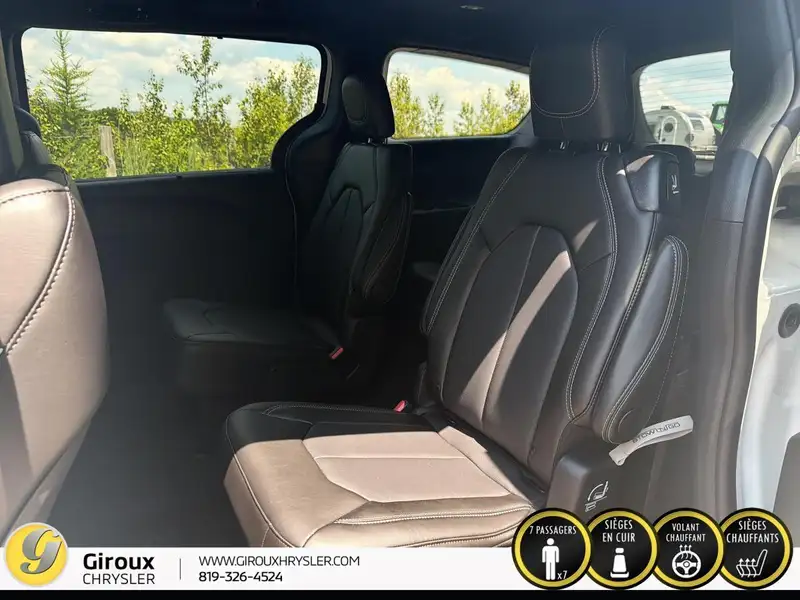 2027 Chrysler Pacifica Sélect, biela, 0 km, dovoz Kanada — foto 11 z 12