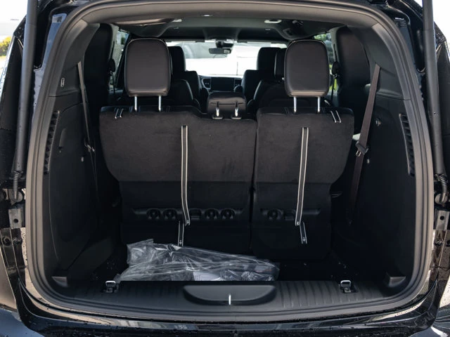 2027 Chrysler Grand Caravan SXT, černá, 0 km, dovoz Kanada — foto 9 z 20