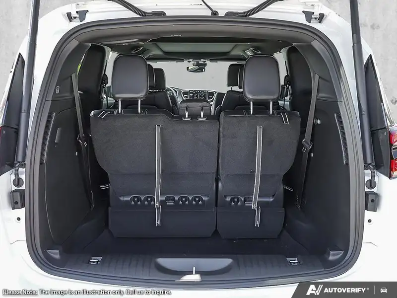 2027 Chrysler Pacifica Select, biela, 0 km, dovoz Kanada — foto 8 z 12