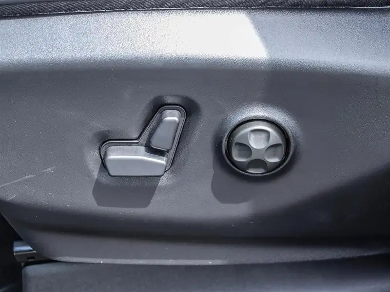 2027 Chrysler Pacifica Select, modrá, 0 km, dovoz Kanada — foto 6 z 12