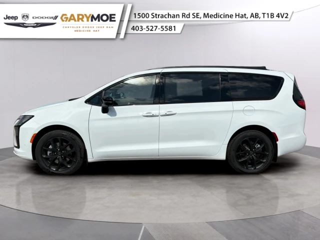 2027 Chrysler Pacifica Limited | Panoramic Sunroof | Navigation | Adapti, bílá, 0 km, dovoz Kanada — foto 5 z 20