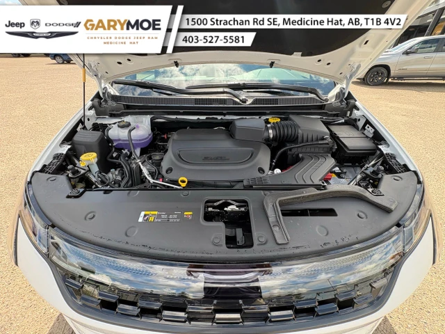 2027 Chrysler Pacifica Limited | Panoramic Sunroof | Navigation | Adapti, bílá, 0 km, dovoz Kanada — foto 7 z 20
