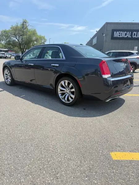 2016 Chrysler 300 300C RWD, modrá, 95 134 km, dovoz Kanada — foto 3 z 12