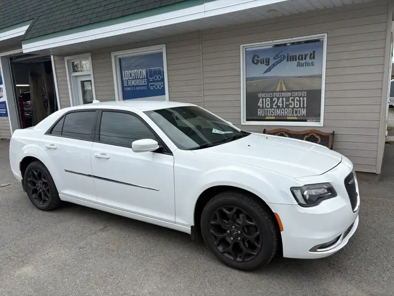 2019 Chrysler 300 300S, biela, 87 155 km, dovoz Kanada — foto 1