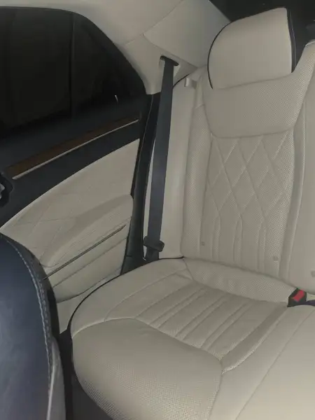 2016 Chrysler 300C Platinum, čierna, 170 000 km, dovoz Kanada — foto 5 z 8