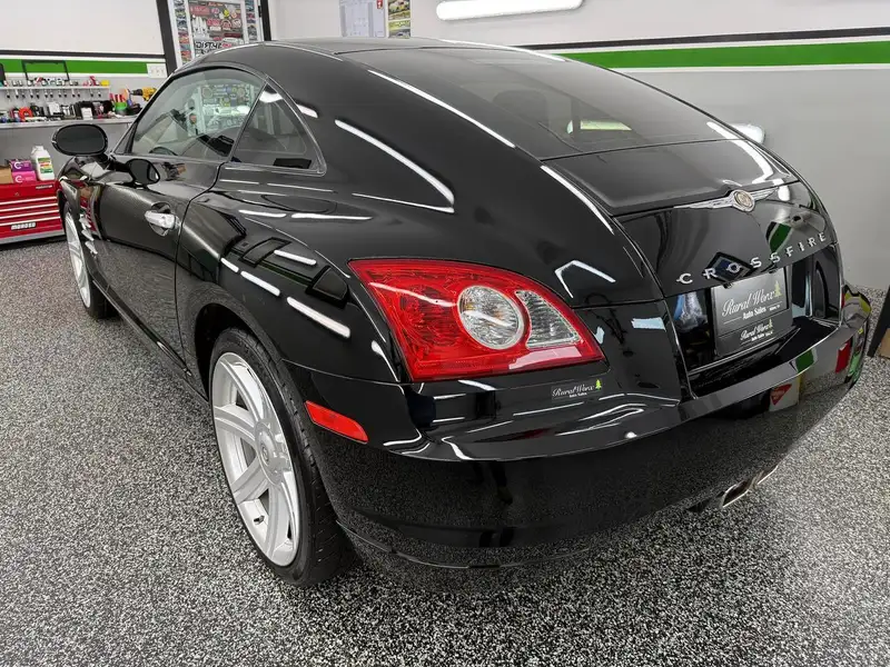 2004 Chrysler Crossfire 2dr Cpe, čierna, 75 000 km, dovoz Kanada — foto 4 z 12