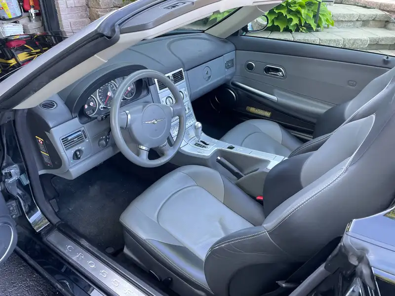 2005 Chrysler Crossfire Sport, čierna, 87 000 km, dovoz Kanada — foto 7 z 10