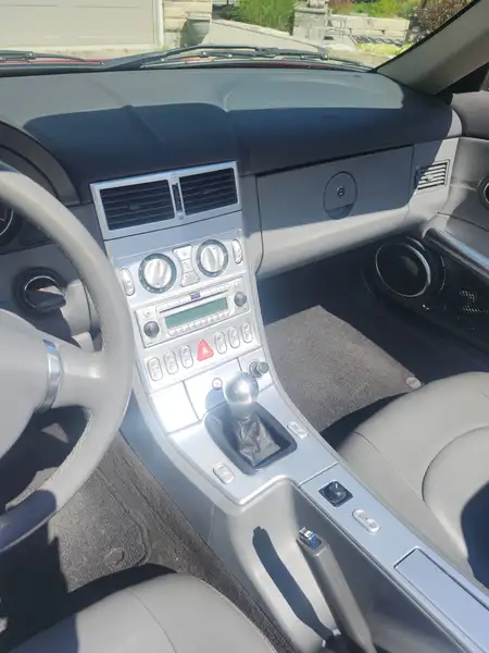 2005 Chrysler Crossfire Limited, červená, 88 000 km, dovoz Kanada — foto 7 z 12