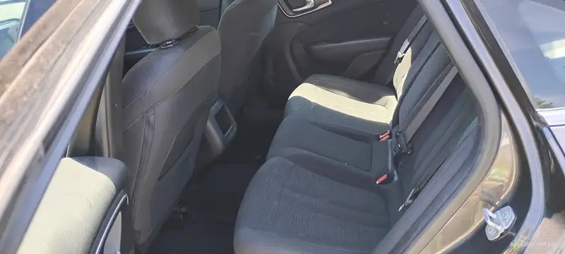 2016 Chrysler 200 2LM, sivá, 111 000 km, dovoz Kanada — foto 3 z 6