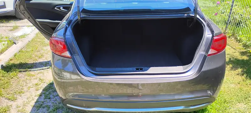 2016 Chrysler 200 2LM, sivá, 111 000 km, dovoz Kanada — foto 6 z 6