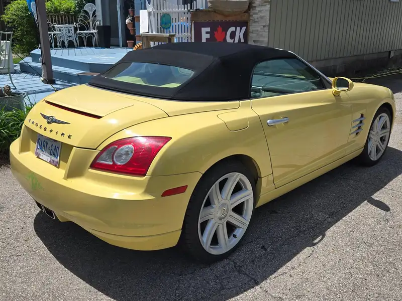 2005 Chrysler Crossfire Limited, žltá, 105 000 km, dovoz Kanada — foto 2 z 5