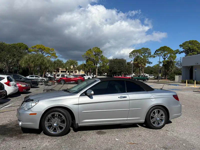 2008 Chrysler Sebring Limited, strieborná, 235 000 km, dovoz Kanada — foto 1
