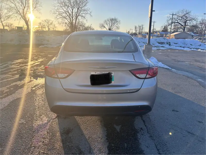2016 Chrysler 200, strieborná, 157 000 km, dovoz Kanada — foto 4 z 8