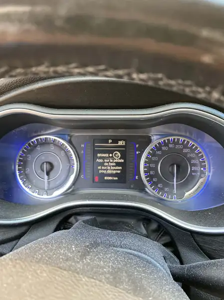 2016 Chrysler 200 Limited, 83 000 km, dovoz Kanada — foto 4 z 7