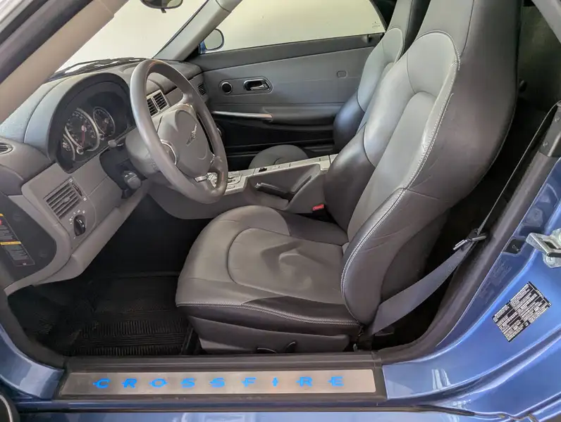 2005 Chrysler Crossfire Limited, modrá, 124 200 km, dovoz Kanada — foto 4 z 5