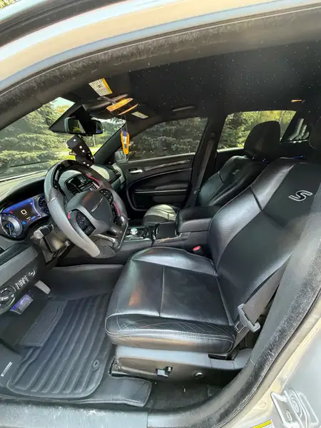2019 Chrysler 300 300S, čierna, 135 000 km, dovoz Kanada — foto 5 z 12
