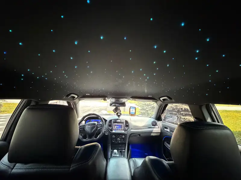 2019 Chrysler 300 300S, čierna, 135 000 km, dovoz Kanada — foto 6 z 12