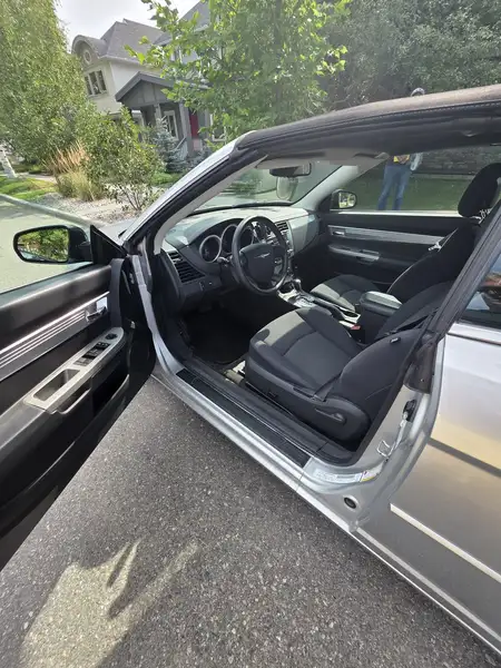2010 Chrysler Sebring 2dr Conv Touring, strieborná, 80 800 km, dovoz Kanada — foto 3 z 6