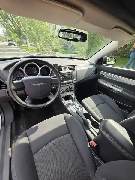2010 Chrysler Sebring 2dr Conv Touring, strieborná, 80 800 km, dovoz Kanada — foto 5 z 6