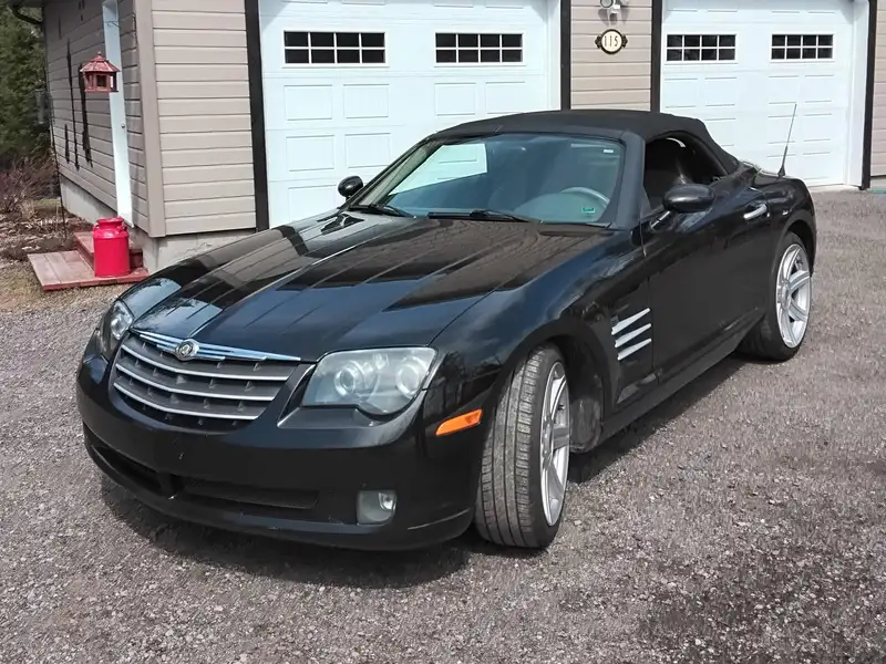 2008 Chrysler Crossfire Limited, čierna, 140 000 km, dovoz Kanada — foto 4 z 5