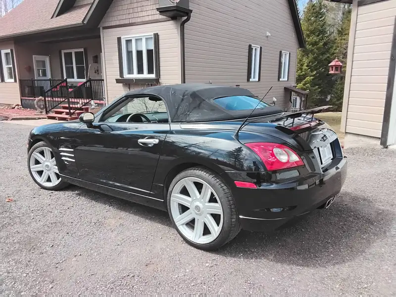 2008 Chrysler Crossfire Limited, čierna, 140 000 km, dovoz Kanada — foto 5 z 5