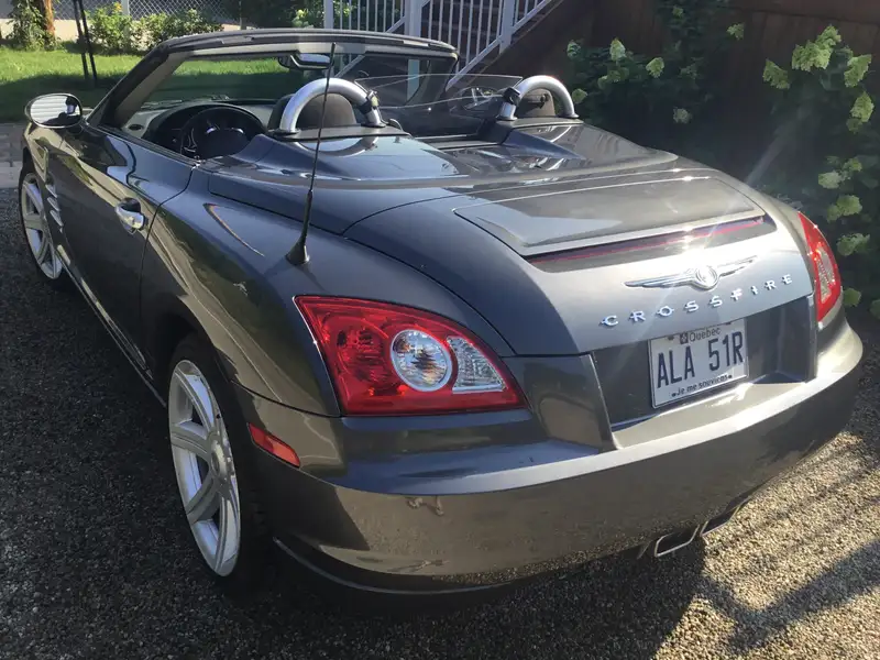 2005 Chrysler Crossfire, sivá, 98 500 km, dovoz Kanada — foto 4 z 4