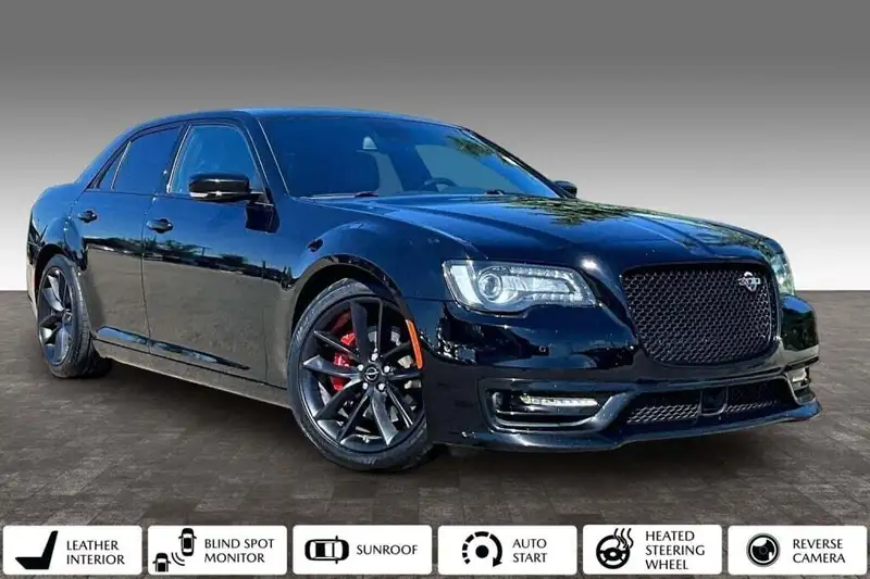 2023 Chrysler 300 Srt8, čierna, 72 087 km, dovoz Kanada — foto 2 z 12