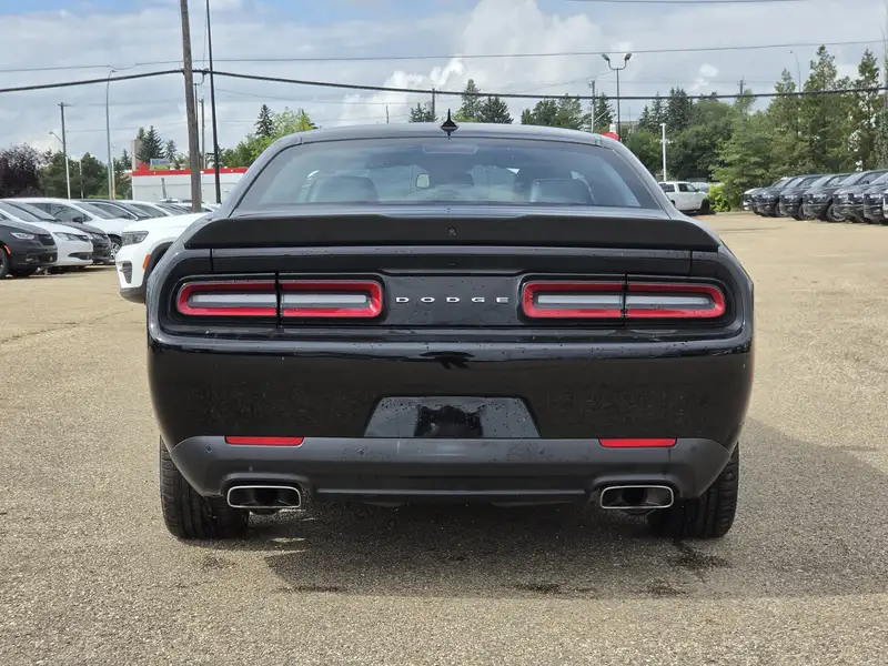 2023 Dodge Challenger R/T, čierna, 20 074 km, dovoz Kanada — foto 5 z 12