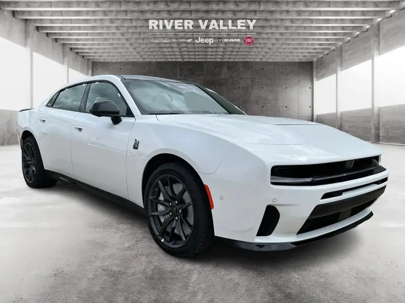 2026 Dodge Charger Scat Pack Plus, biela, 0 km, dovoz Kanada — foto 1