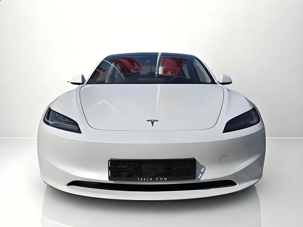 2026 Tesla Model 3, 1 km, Poľsko — foto 2 z 26