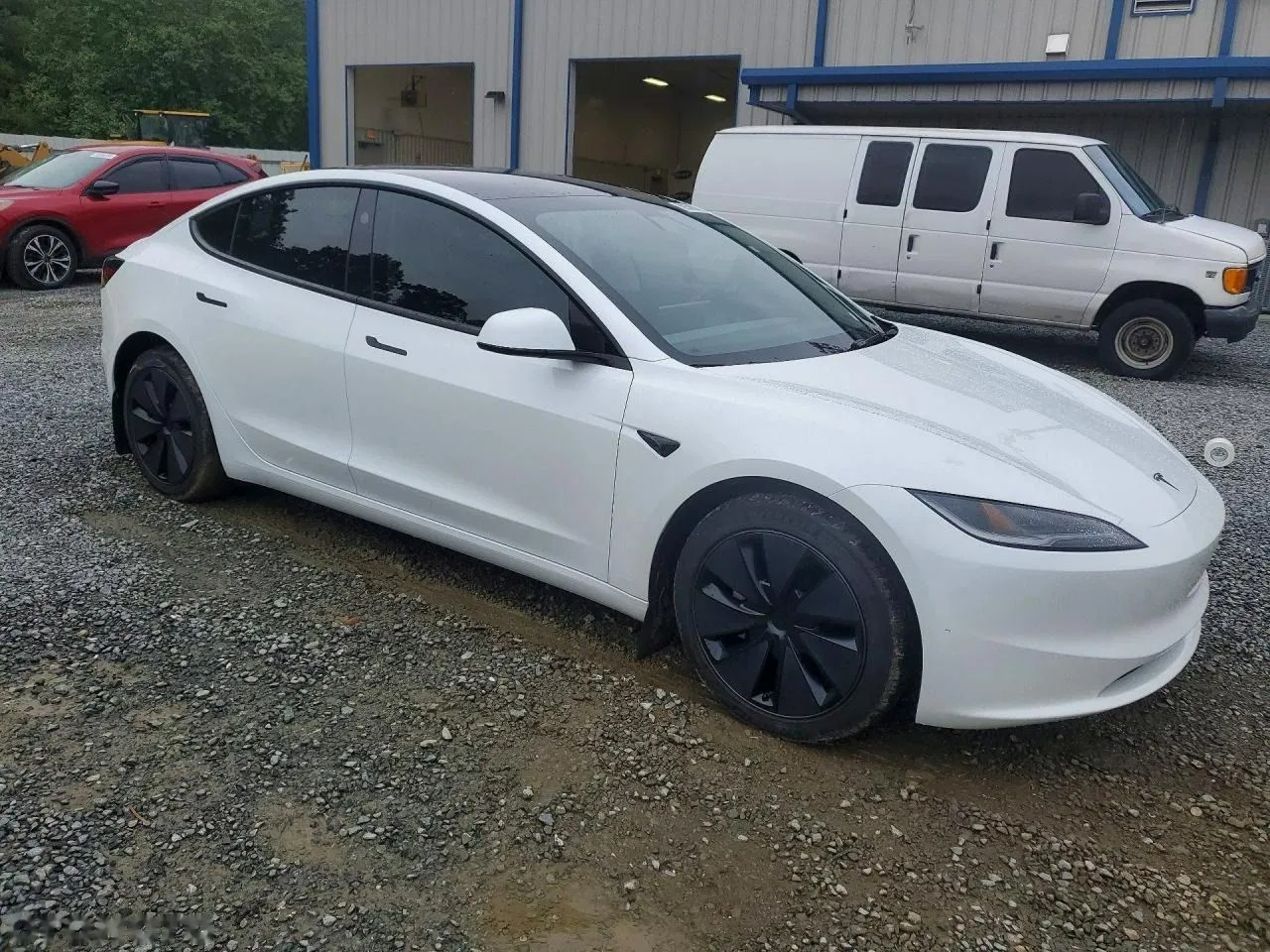 2026 Tesla Model 3, 13 409 km, Poľsko — foto 1