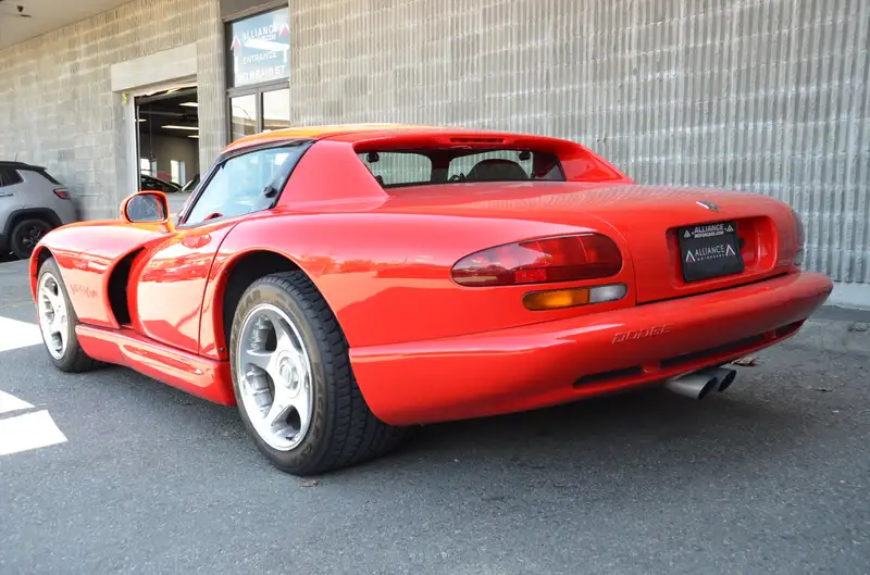 1998 Dodge Viper 2dr RT-10, červená, dovoz Kanada — foto 5 z 12