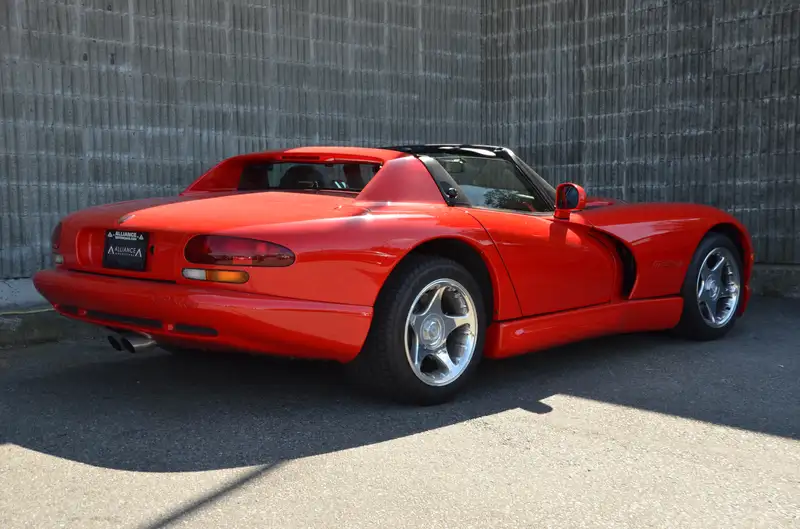 1998 Dodge Viper 2dr RT-10, červená, dovoz Kanada — foto 6 z 12