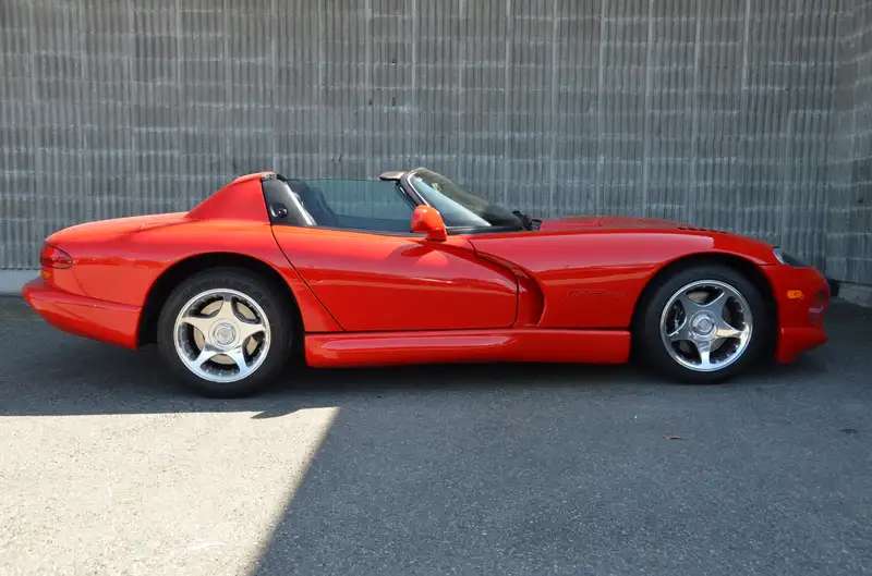 1998 Dodge Viper 2dr RT-10, červená, dovoz Kanada — foto 7 z 12