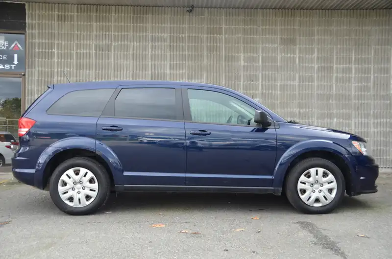 2018 Dodge Journey Canada Value Pkg, modrá, 94 144 km, dovoz Kanada — foto 6 z 12